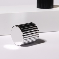 Oro Plata Negro Recubierto en stock Forma de rayas Diseño moderno FEA 15mm Pulverizador Botella de perfume Tapa de plástico