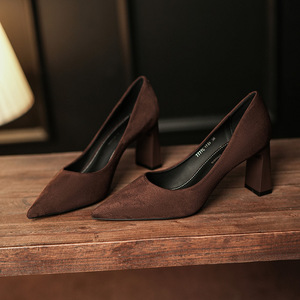 Escarpins en daim 7777C à bout pointu et talon carré, chaussures de bureau à talon haut pour femme, couleur unie, tendance mode - Product Image 1