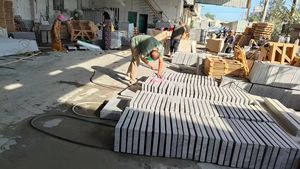 <span class=keywords><strong>Pierre</strong></span> de granit de couleur grise <span class=keywords><strong>naturelle</strong></span> pour jardin, pavés flammés et pavés et carreaux de sol antidérapants et épais - Product Image 6