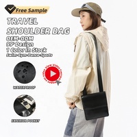 Sac bandoulière antivol en tissu PU résistant aux éclaboussures avec poche pour documents, idéal pour les voyages d'affaires, les trajets quotidiens et les déplacements.