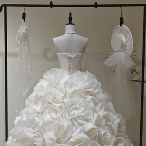 LY118 Vestido de Novia Único con Flores 3D, Vestidos de Novia con Corsé - Product Image 6
