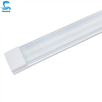 Lampe à Batten Led Boîtier en fer blanc Hot Sell Rhombus Led Linear Lamp
