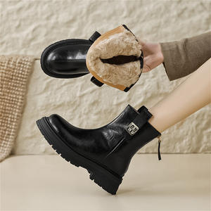 Offre spéciale Bottes de neige intégrées en peau de mouton et en laine pour femmes Nouvelles bottes d'hiver rétro doublées de polaire épaisses pour l'extérieur - Product Image 4