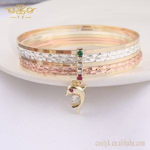 Juego de 7 Brazaletes <span class=keywords><strong>Semanario</strong></span> en <span class=keywords><strong>Oro</strong></span> Laminado de 14K con Circonitas, Diseño Religioso Tricolor de 7 Días, Joyería de Moda - Product Image 3