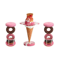 Sculpture en fibre de verre grandeur nature personnalisée au design moderne, chaise et table en forme de crème glacée pour la décoration d'un magasin de desserts