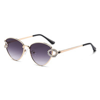 Nouvelles Lunettes de Soleil Tendance 2026 Style Cœur Inspirées de la Mode Européenne et Américaine, Monture Métallique, Protection UV400, Idéales pour la Conduite, pour Hommes