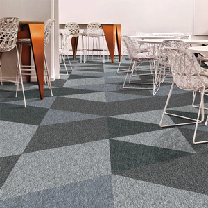 Capet et <span class=keywords><strong>tapis</strong></span> en nylon à pile de boucle ignifuge Carreaux de <span class=keywords><strong>tapis</strong></span> modulaires commerciaux Carreaux de <span class=keywords><strong>tapis</strong></span> de <span class=keywords><strong>bureau</strong></span> 50x50 - Product Image 4
