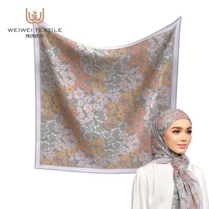 Etiqueta personalizada Malasia pañuelo vestido crepé verano tamaño grande Afrian bufandas impresas mate satén Slik tela Hijab bufandas - Product Image 2