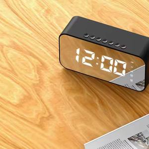 Haut-parleur réveil numérique Haut-parleur portable sans fil intelligent avec lumière LED et <span class=keywords><strong>radio</strong></span> FM Haut-parleur extérieur étanche pour <span class=keywords><strong>Iphone</strong></span> - Product Image 5