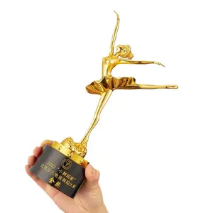 MH-NJ00766 Souvenirs personnalisés trophée de danse trophée en métal cristal doré femmes trophée tasse Statue pour danseuse