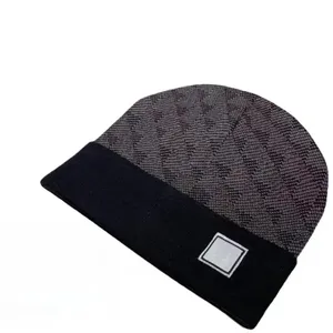 Gorro de Lana Jacquard con Borde Enrollado, Versátil, para Hombre y Mujer, <span class=keywords><strong>Otoño</strong></span>-Invierno 2026, Diseño Sólido, Cálido y Moderno - Product Image 4
