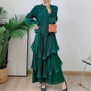 Robe Miyake Très Vendue Couleur Unie Robes Élégantes Grande Taille à Volants Superposés Longues pour Femme - Product Image 5