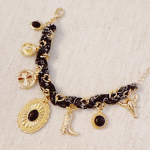 Pulsera de Bufanda con Encanto del Desierto del Oeste Salvaje - Product Image 2