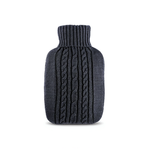 Bolsa de Agua Caliente Hugo Frosch 1.8l con Funda Tejida Gris Oscuro - Product Image 2