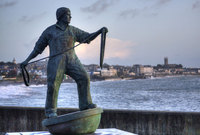 Statue en bronze d'une ancienne figurine de pêcheur sculpture pour monument du port extérieur
