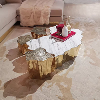 Table basse en marbre irrégulier haut de gamme sur mesure, table en métal inoxydable faite à la main pour les projets de meubles d'hôtels et de villas de luxe