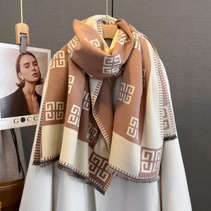 Bufanda de invierno con estampado de poliéster grueso para fiesta de Otoño/Invierno - Product Image 3