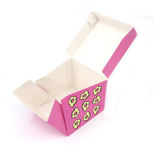 Wholesale Custom Logo Food Grade Material Donut Waffle Pastry Box Cookie Dessert Bakery Cake Paper Packaging Box With Bag