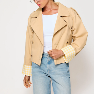 Veste <span class=keywords><strong>trench</strong></span> courte <span class=keywords><strong>beige</strong></span> pour <span class=keywords><strong>femme</strong></span> avec <span class=keywords><strong>trench</strong></span> <span class=keywords><strong>court</strong></span> à double boutonnage pour un style décontracté et chic - Product Image 1
