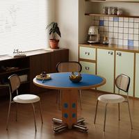 Table à manger en bois style nordique Bauhaus à pois avec pieds en métal et plateau en bois massif pour petits appartements et locataires
