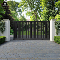Gemotoriseerde aluminium schuifpoorten met poortopener voor villa, aluminium lamellen tuinpoorten met houten afwerking