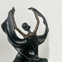 Statue d'art moderne abstraite en bronze coulée à la main, sculpture humaine en métal personnalisée pour le hall d'hôtel, décoration intérieure