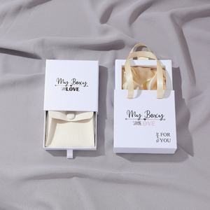 Caja de Embalaje de Papel para Joyería con Logotipo Personalizado y Asa para Anillos, Collares y Pulseras - Product Image 6