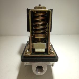 Interrupteur de contrôle de pression de <span class=keywords><strong>compresseur</strong></span> <span class=keywords><strong>d</strong></span>'<span class=keywords><strong>air</strong></span> à quatre voies à sens unique AC220V AC380V pour MC-7 de <span class=keywords><strong>compresseur</strong></span> <span class=keywords><strong>d</strong></span>'<span class=keywords><strong>air</strong></span> - Product Image 4