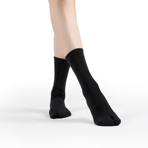 <span class=keywords><strong>Chaussettes</strong></span> Kimono Sandale Tabi pour femmesChaussettes mi-mollet à deux orteils Style japonais Crew Spring Summer <span class=keywords><strong>Chaussettes</strong></span> fendues en coton mercerisé - Product Image 4