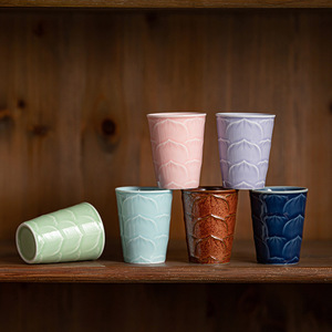 Taza de Porcelana Mini Cola Cup con Diseño Tradicional Chino de Pétalos de Loto para Té de la Tarde - Product Image 4