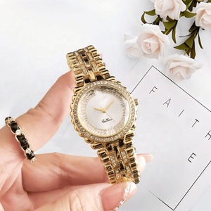 Montre chronographe à quartz pour femme avec boîtier en alliage, cadran en cristal saphir, bracelet de 20 mm, design pièce de monnaie, 38 mm - Product Image 2