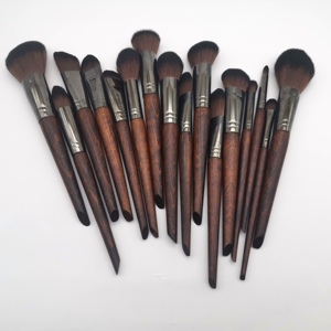 Ensemble de 16 pinceaux de maquillage à manche en bois, poils naturels, pour fond de teint, estompage, anticernes, fard à paupières, visage - Product Image 1