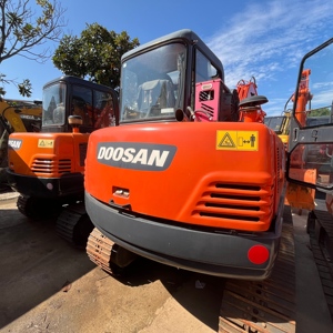 Excavadora Mini Doosan DH55 de Corea, 90% Nueva, 5.5 Toneladas, con Gran Fuerza de Excavación, Usada, Modelo DH55-V, con Inspección por Video - Product Image 5