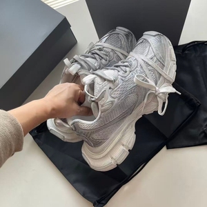 Calzado Deportivo Casual Moderno y a la Moda, de Alta Calidad, Transpirable, con Amortiguación y Absorción de Impactos, con Suela Gruesa para Caminar - Product Image 2