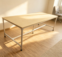 Mesa de Conferencia de Madera de Abedul con Marco de Aluminio, Escritorio de Negociación Minimalista para Oficina, Ergonómico, Duradero y Fácil de Montar