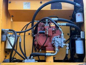 Excavatrice sur pneus Hyundai R210W-9 d'occasion, 21 tonnes, moteur Cummins, pompe d'origine japonaise, faible nombre d'heures de fonctionnement - Product Image 6