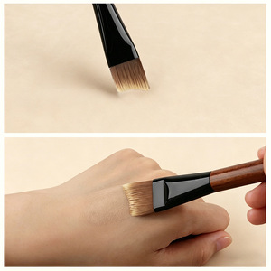 Pinceau Fond de Teint Plat à Manche en Bois et Poils Synthétiques pour l'Application du Maquillage du Visage, Origine Cangzhou - Product Image 4