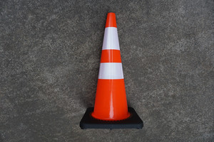 Aparcamiento/carretera/jardín de PVC 750mm cono de tráfico - Product Image 3