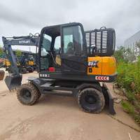 Excavatrice sur roues XINYUAN C85M avec pneus résistants à l'usure, transfert rapide sur site, certifiée CE pour les projets de pipelines et d'aménagement paysager