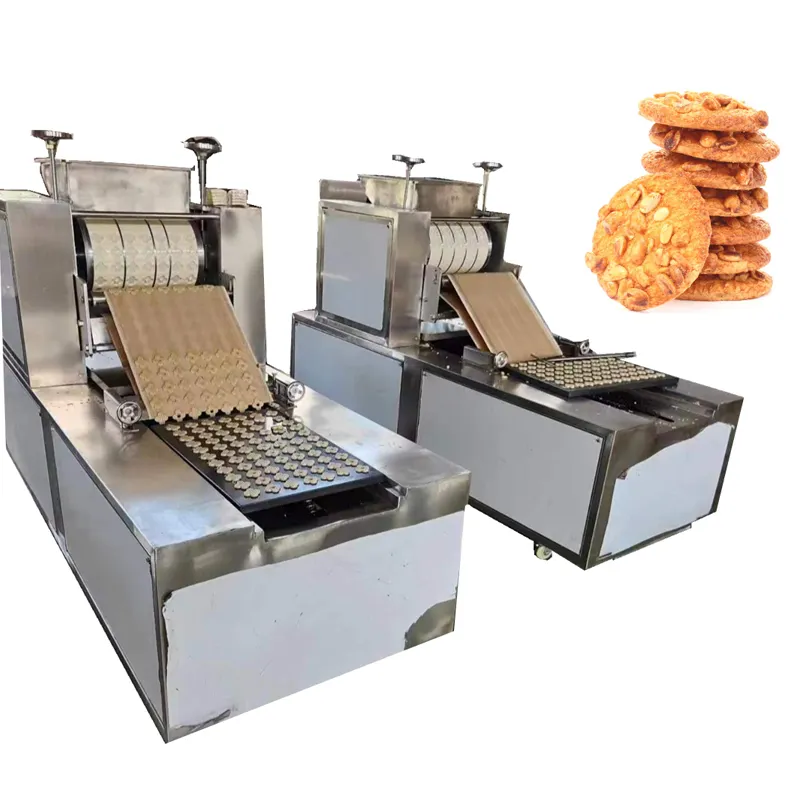 I biscotti elastici croccanti croccanti alla pesca commerciali formano una macchina completamente automatica per lo stampaggio di biscotti croccanti