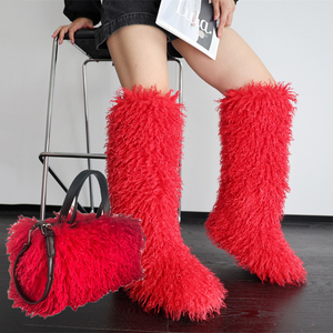 Ensemble bottes et sac en fausse fourrure pour femmes d'hiver, bottes de neige chaudes et moelleuses, sac à main en fourrure mignon, bottes plateforme en peluche pour filles - Product Image 2