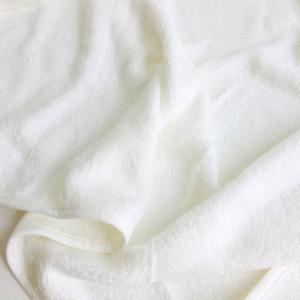 Serviette de bain à capuche pour bébé en bambou doux personnalisée 90x90cm pour l'intérieur et l'extérieur Serviette de bain absorbante pour bébé 500 Gsm Serviette à capuche pour bébé - Product Image 5