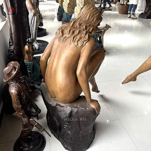 Vente en gros de décoration intérieure extérieure artisanale en métal personnalisée statue de femme blonde en bronze grandeur nature sculpture de femme nue assise - Product Image 4