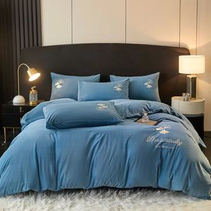 Juego de Funda Nórdica Personalizado con Bordado de Terciopelo Cristal, 4 Piezas, Ropa de Cama de Franela Color Coral Leche - Product Image 1