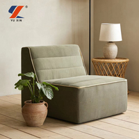Canapé modulaire d'angle en tissu gris, design minimaliste nordique, emballé sous vide, gain de place