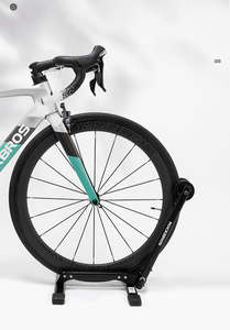 ROCKBROS-Estante vertical plegable para bicicletas, estante de almacenamiento de bicicletas con soporte de alineación de ruedas para almacenamiento y mantenimiento en interiores - Product Image 4