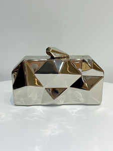 Borsa da Sera Dorata alla Moda 2026, <span class=keywords><strong>Pochette</strong></span> Geometrica in Acrilico, Borse Metalliche Dorate con Catena per Donne, Borse da Festa per Serate Formali - Product Image 6