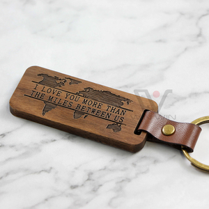 Cadeau promotionnel de fête des pères/mères porte-clés en bois je t'aime pour toujours porte-clés de voiture en cuir PU personnalisé avec Logo - Product Image 1