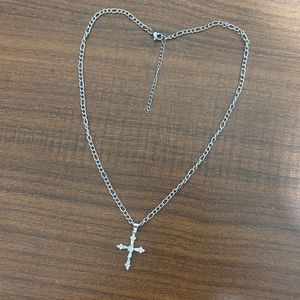Collar de Acero Inoxidable con Cruz de Circonita Cúbica, Resistente al Agua y al Deslustre, Cadena Figaro <span class=keywords><strong>3</strong></span>:1, Collar con Cruz de Circonita en Oro de 18K - Product Image 6