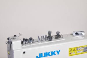 Machine à coudre industrielle JUKKY 373 de très haute qualité, à plat, pour <span class=keywords><strong>la</strong></span> pose de boutons, avec coupe-fil automatique, pour les ventes à chaud - Product Image 4